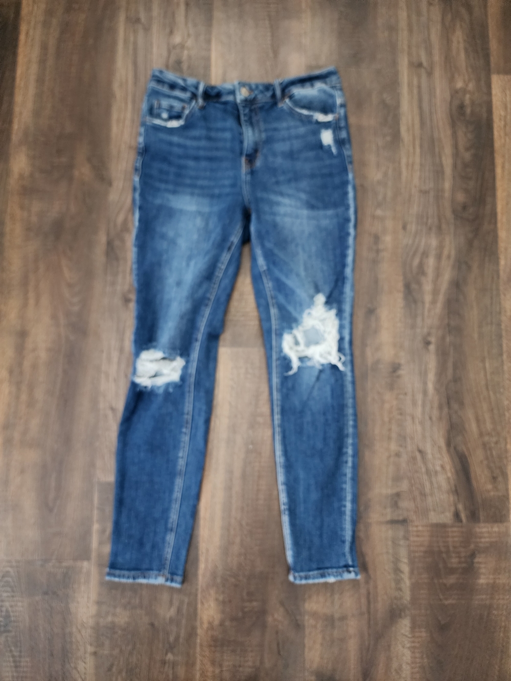 Lovervet High-Rise Distressed Skinny Jeans in Dark Blue